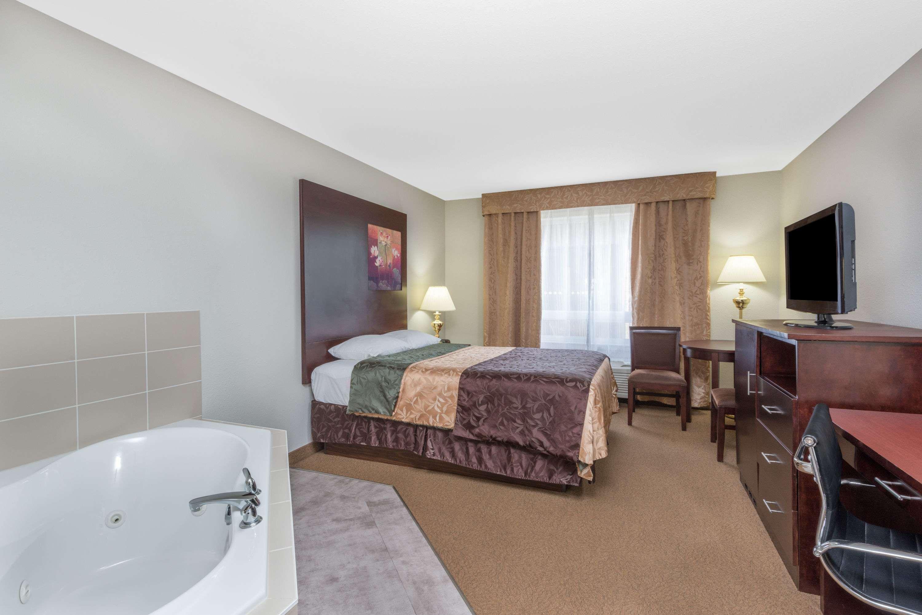 Super 8 By Wyndham Innisfail Zewnętrze zdjęcie
