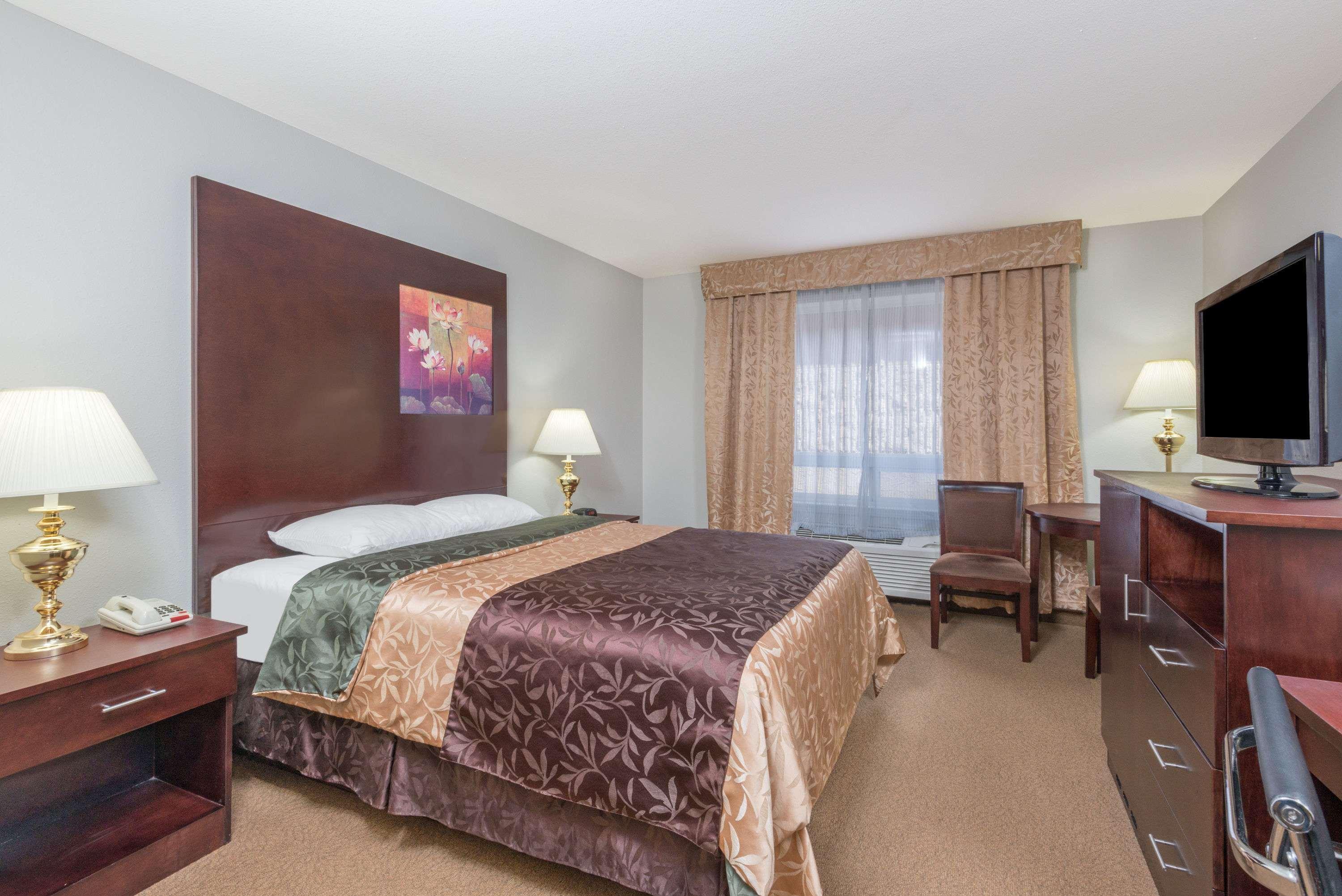 Super 8 By Wyndham Innisfail Zewnętrze zdjęcie
